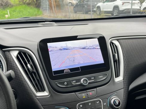 Used 2024 Chevrolet Malibu LT image 17