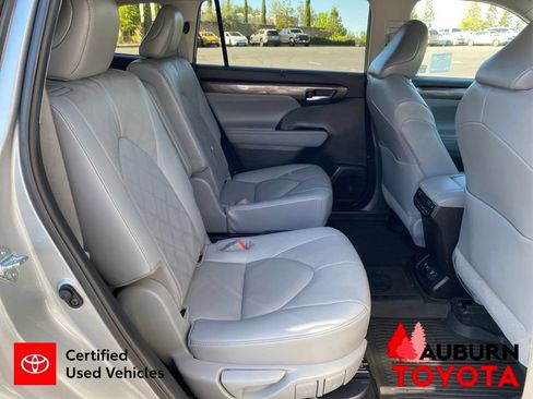 Used 2021 Toyota Highlander Platinum AWD/4WD image 22