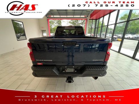 Used 2022 Chevrolet Silverado 2500 Custom w/ Custom Convenience Package AWD/4WD image 5