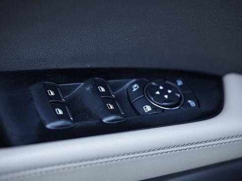 Used 2021 Lincoln Nautilus Reserve image 17