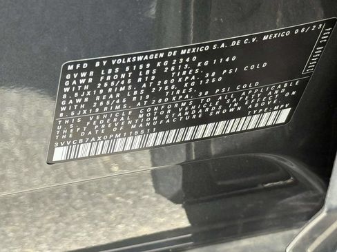 Used 2023 Volkswagen Tiguan SE R-Line FWD image 31