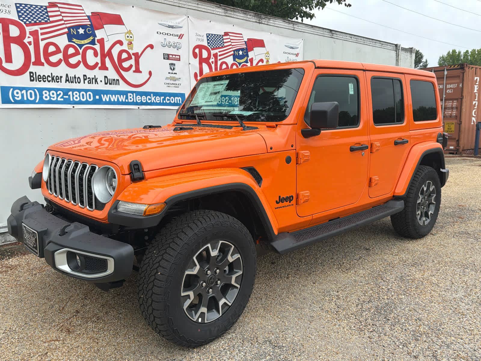 New 2026 Jeep Wrangler Unlimited Sahara AWD/4WD image 6
