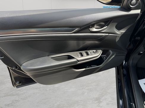 Used 2017 Honda Civic Touring image 16