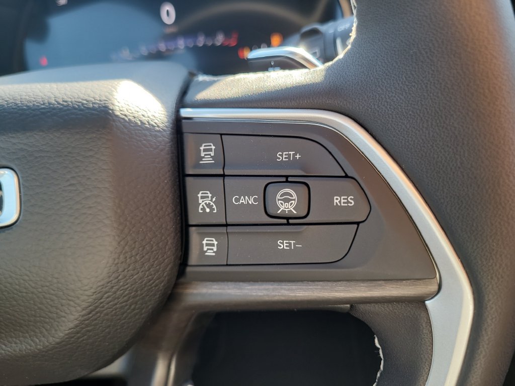 New 2027 Jeep Grand Cherokee Limited RWD image 33