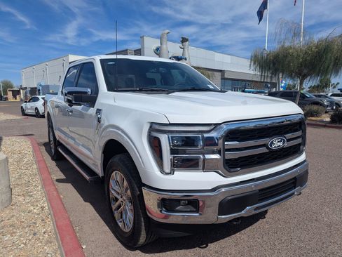 Used 2025 Ford F150 Lariat w/ Equipment Group 501A Mid image 3