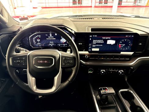 Used 2023 GMC Sierra 1500 SLT w/ SLT Premium Package AWD/4WD image 16