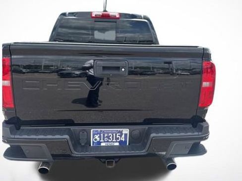 Used 2021 Chevrolet Colorado Z71 w/ Z71 Midnight Edition AWD/4WD image 4