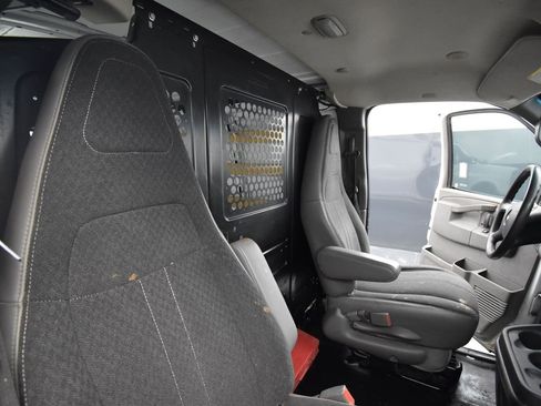 Used 2019 Chevrolet Express 2500 w/ Driver Convenience Package image 14