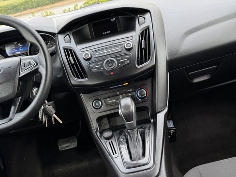 Used 2018 Ford Focus S image 5