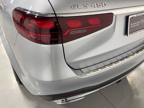 Used 2024 Mercedes-Benz GLS 450 4MATIC image 13