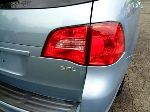 Used 2009 Volkswagen Routan SEL Premium image 13