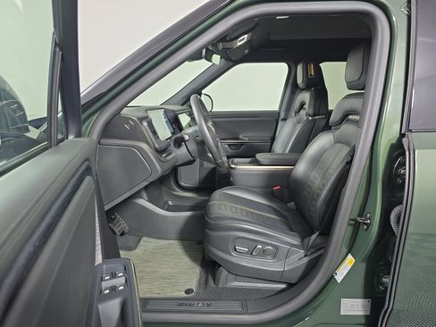 Used 2025 Rivian R1T Adventure AWD/4WD image 21