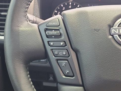 Used 2024 Nissan Frontier SL w/ Technology Package RWD image 18