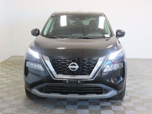Used 2023 Nissan Rogue S image 2