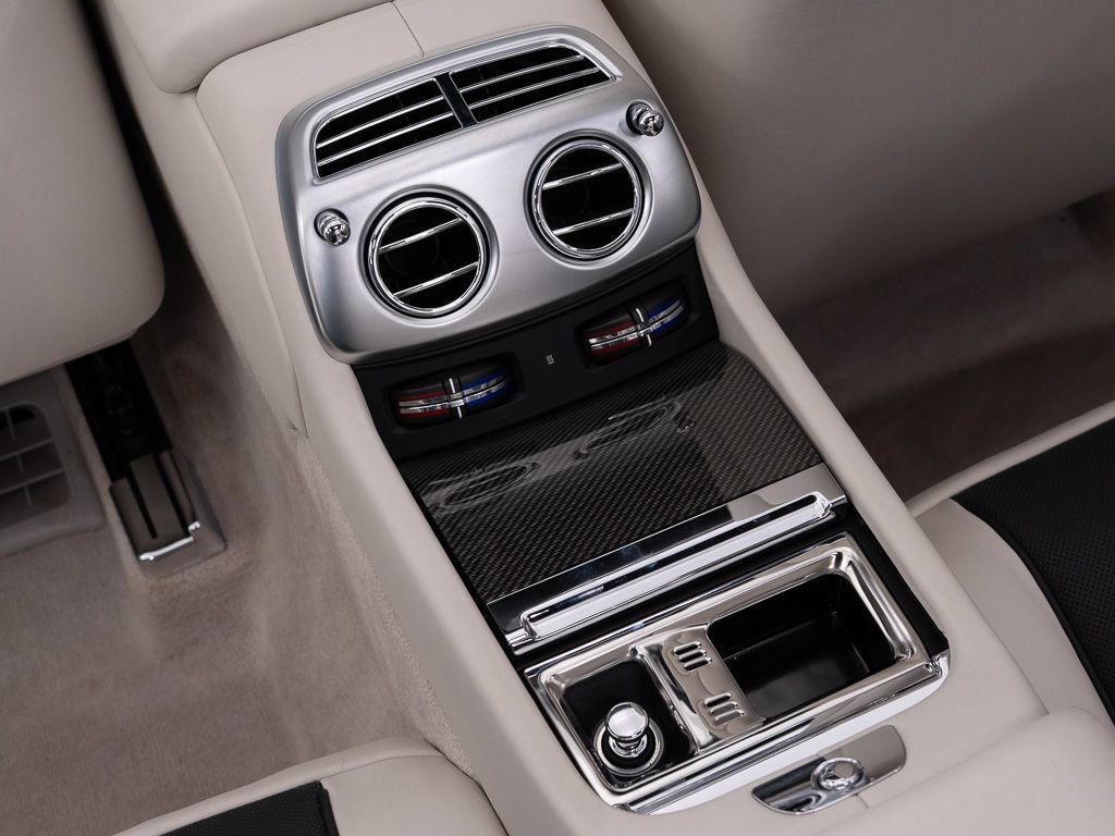 Certified 2018 Rolls-Royce Dawn RWD image 32