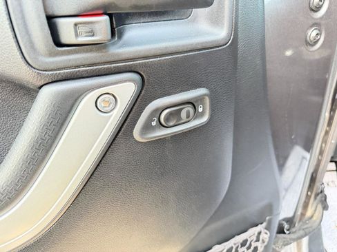 Used 2014 Jeep Wrangler Sahara w/ Connectivity Group image 17