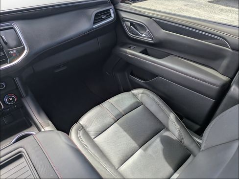 Used 2024 Chevrolet Suburban RST w/ Luxury Package RWD image 17