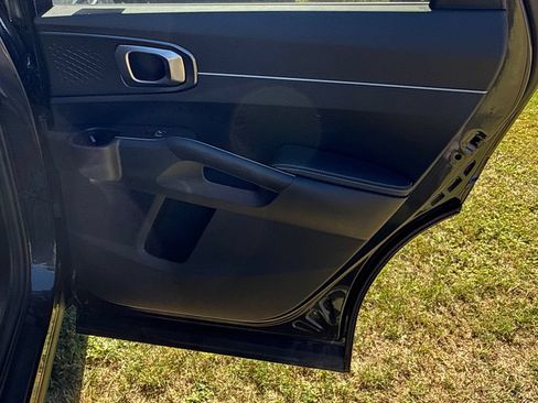 Certified 2025 Kia Sorento S w/ Panoramic Sunroof Package FWD image 16