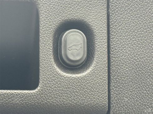 Used 2018 GMC Yukon Denali w/ Denali Ultimate Package image 35