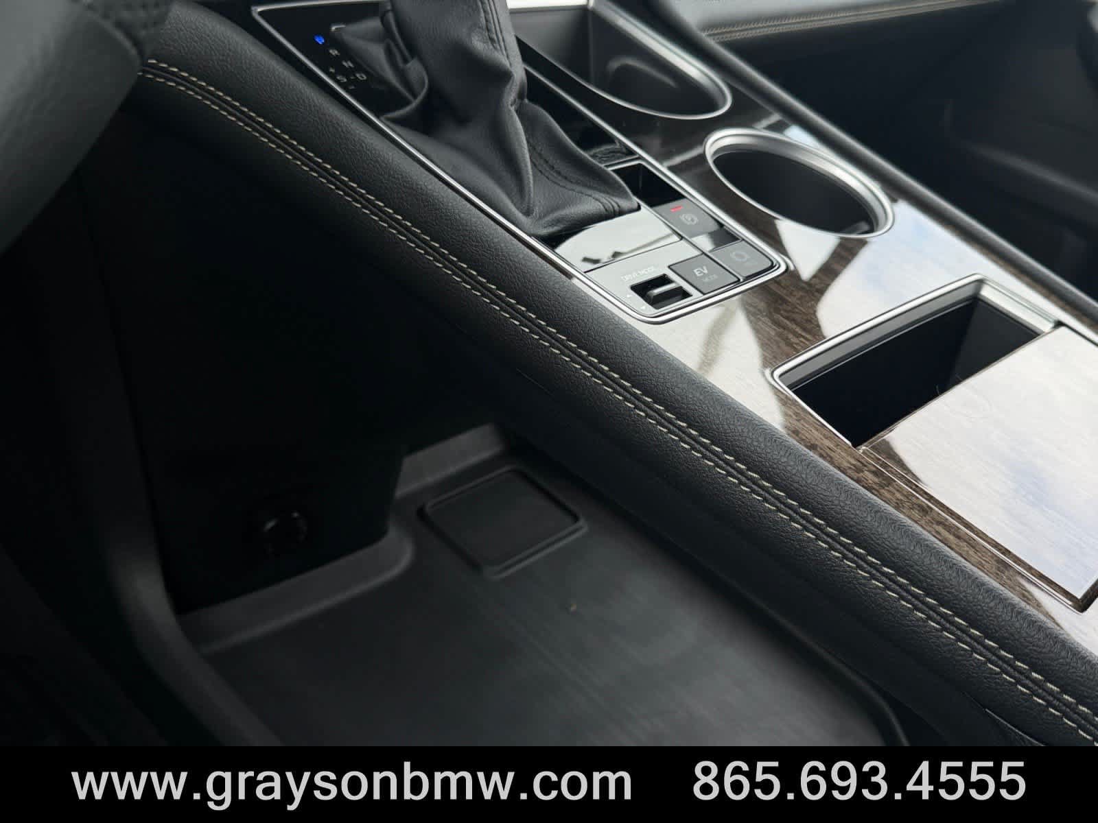 Used 2026 Toyota Sienna Limited AWD/4WD image 30