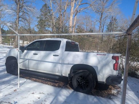 Used 2020 Chevrolet Silverado 1500 Custom Trail Boss image 2