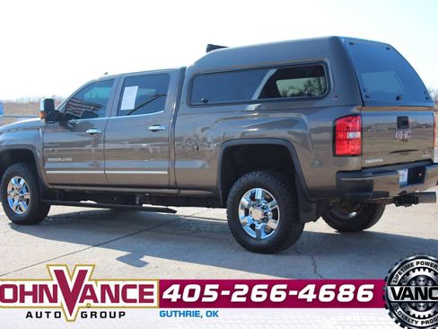 Used 2015 GMC Sierra 2500 Denali w/ Duramax Plus Package image 8