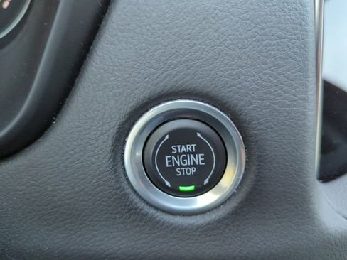 Used 2023 Cadillac XT4 Sport image 31