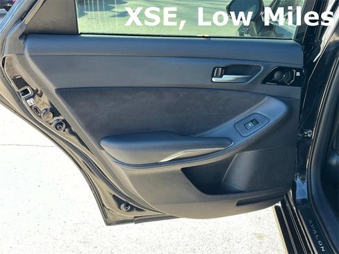 Used 2019 Toyota Avalon Touring w/ Advanced Safety Package image 22