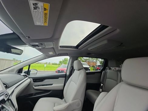 Used 2023 Honda Odyssey Touring image 15