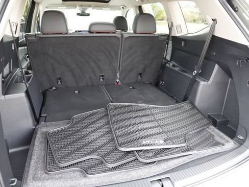 Used 2025 Volkswagen Atlas Peak Edition SE AWD/4WD image 7