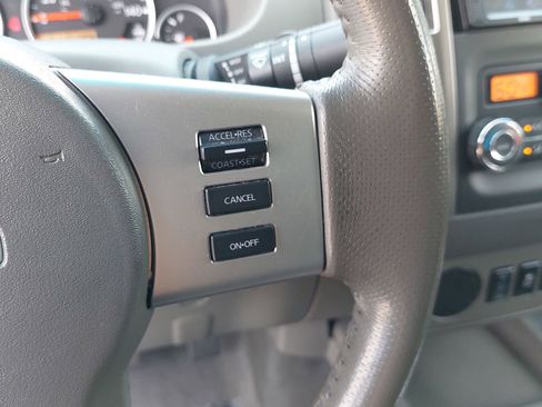 Used 2019 Nissan Frontier SL RWD image 17