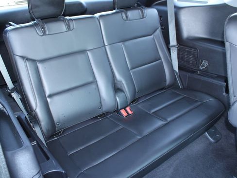 Used 2021 Ford Explorer XLT w/ Equipment Group 202A AWD/4WD image 23