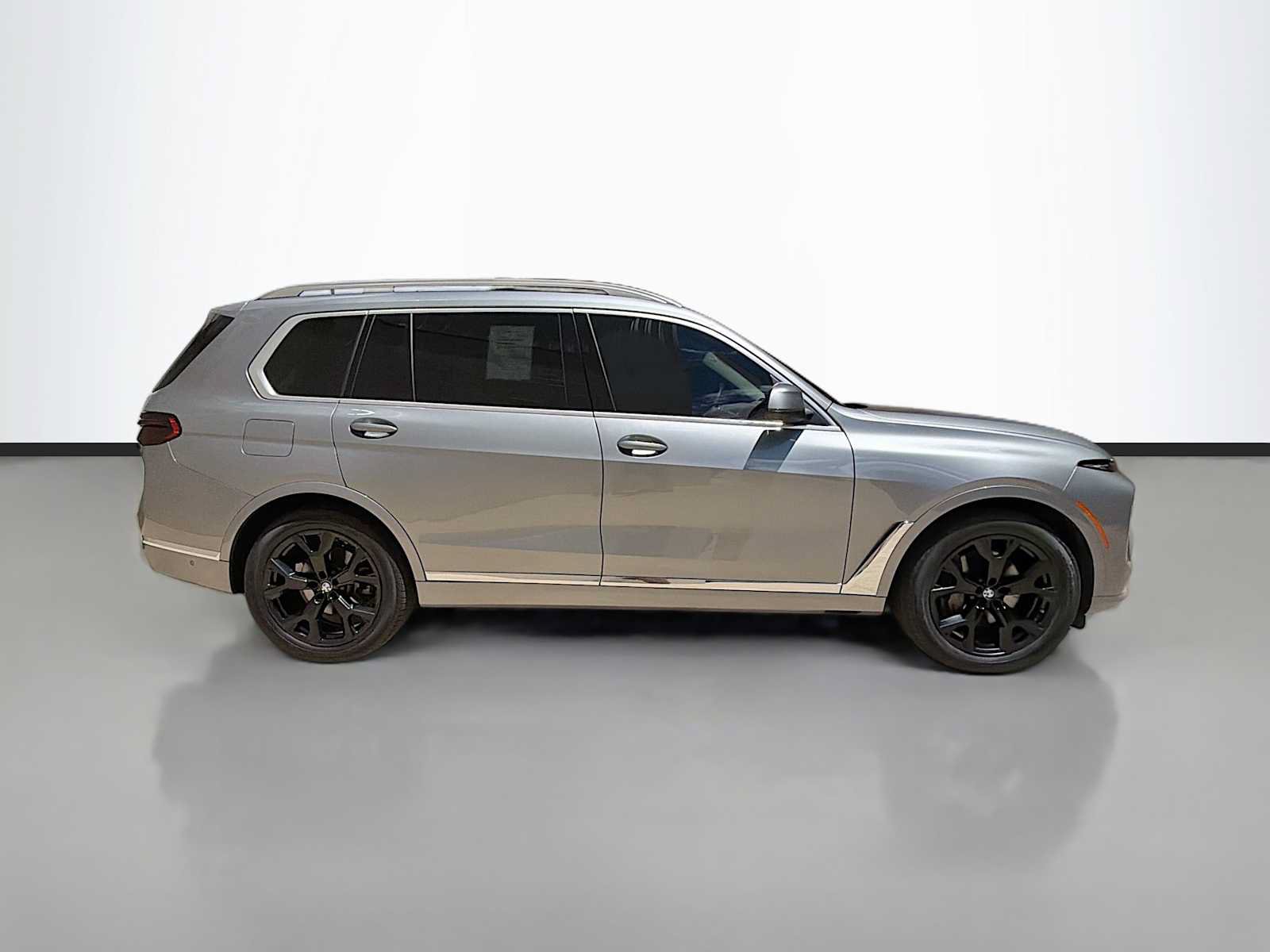 Used 2024 BMW X7 xDrive40i w/ Premium Package AWD/4WD image 7