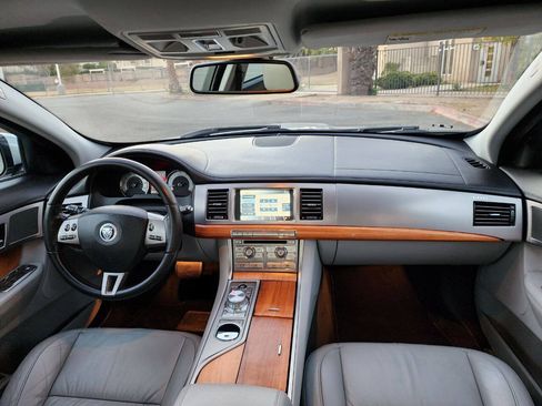 Used 2010 Jaguar XF Luxury RWD image 40