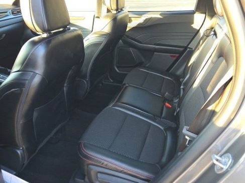 Used 2025 Ford Escape ST-Line image 18
