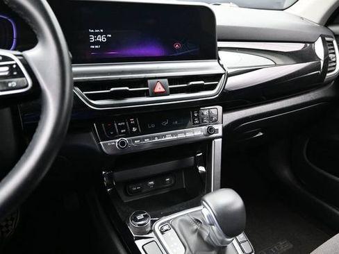 Used 2025 Kia Seltos S FWD image 44