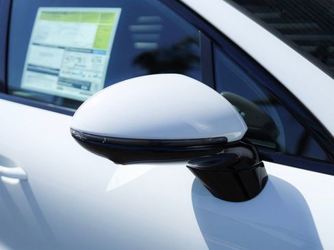 New 2025 Porsche Cayenne Turbo image 14