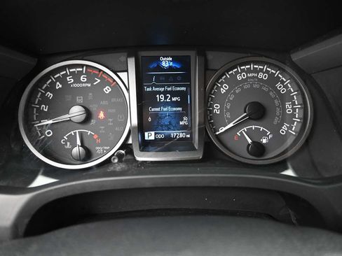 Used 2023 Toyota Tacoma TRD Sport AWD/4WD image 7