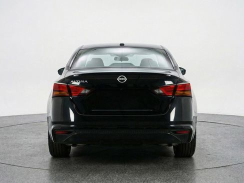 Used 2025 Nissan Altima 2.5 SV FWD image 6