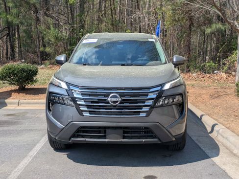 Used 2026 Nissan Rogue SV image 7