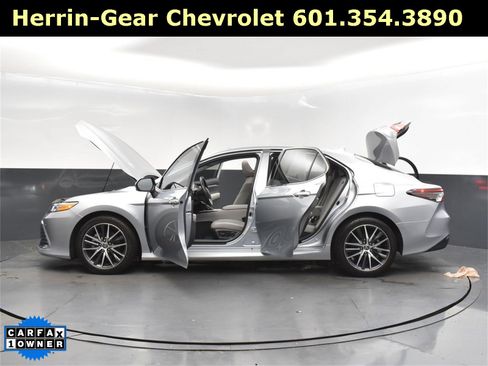 Used 2022 Toyota Camry XLE image 46