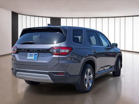 Used 2025 Honda Pilot EX-L image 6