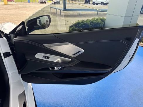 Used 2025 Chevrolet Corvette Stingray Preferred Cpe w/ 2LT RWD image 27
