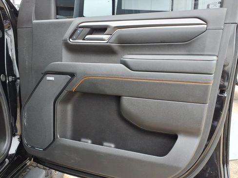 Used 2024 GMC Sierra 2500 AT4 w/ AT4 Premium Plus Package image 12