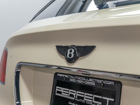 Used 2017 Bentley Bentayga AWD/4WD image 73