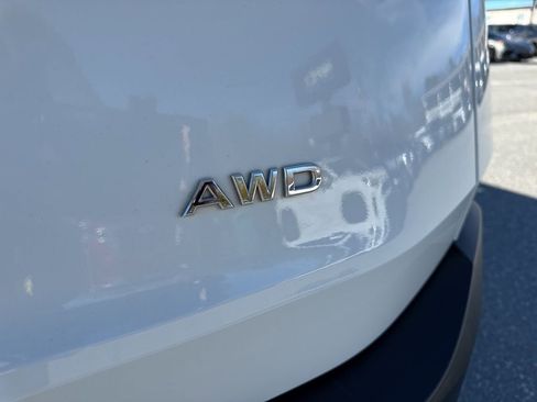 Used 2023 Nissan Rogue S image 26