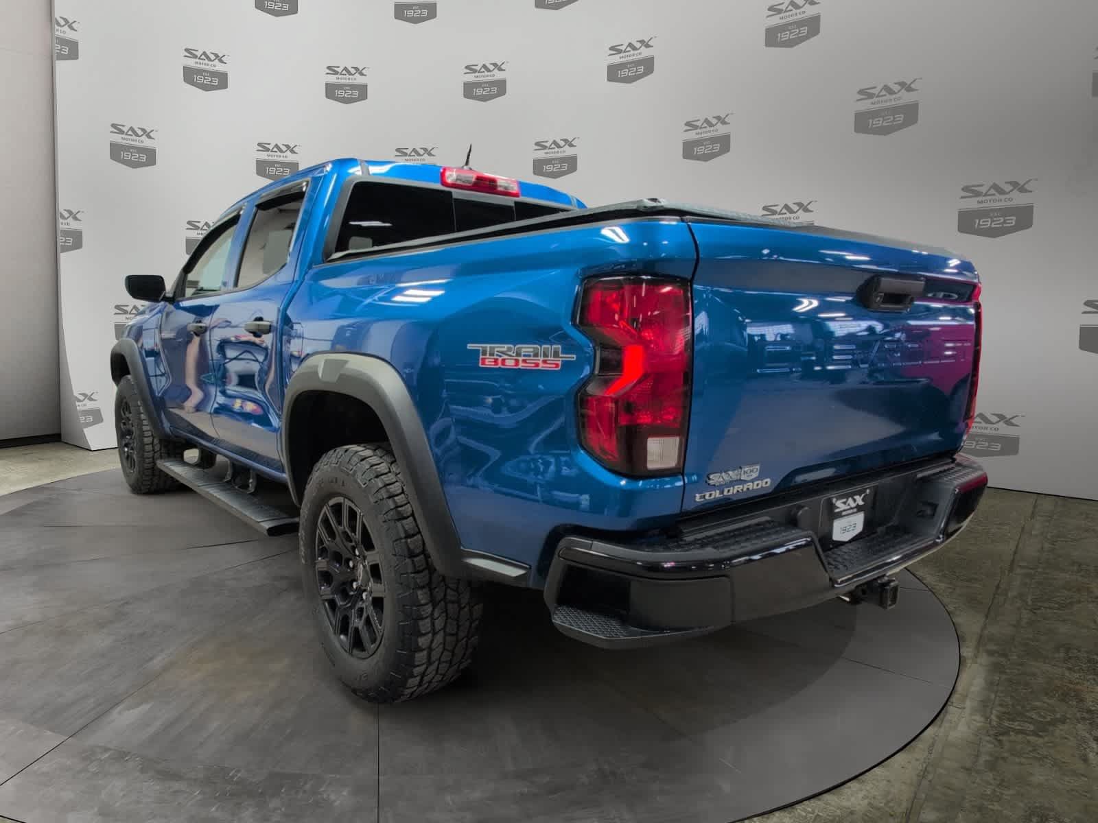 Used 2023 Chevrolet Colorado Trail Boss AWD/4WD image 3