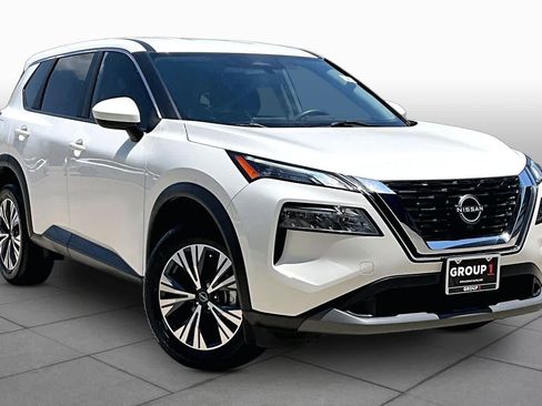 Certified 2023 Nissan Rogue SV FWD image 3