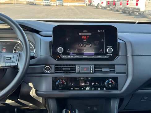 Used 2023 Nissan Pathfinder S image 20