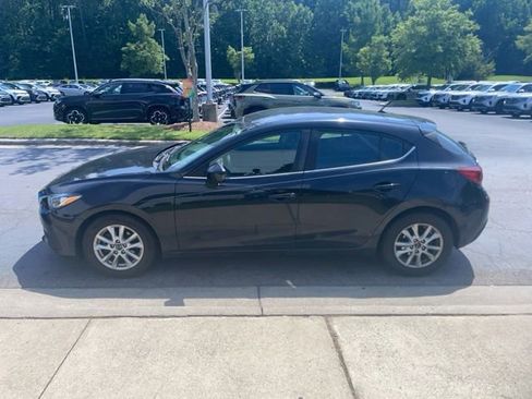 Used 2016 MAZDA MAZDA3 i Sport w/ Preferred Equipment Package FWD image 9